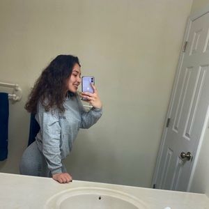 Meet your Posher, Amaris